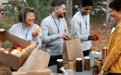 5 Ways Volunteering at a Food Pantry Strengthens Your Community